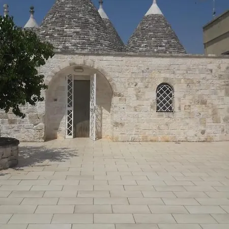 بيت للعطل Trulli Mari أوستوني