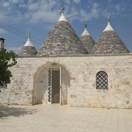 بيت للعطل Trulli Mari أوستوني